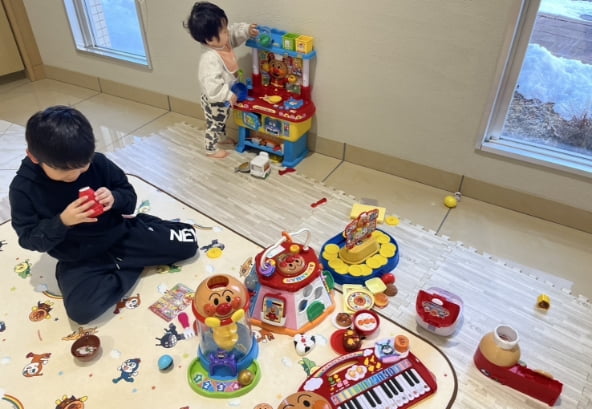 ウインドヒルくしろスーパーアリーナで遊ぶ子供