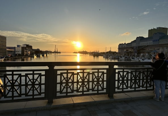 ＭＯＯ・幣舞橋風景