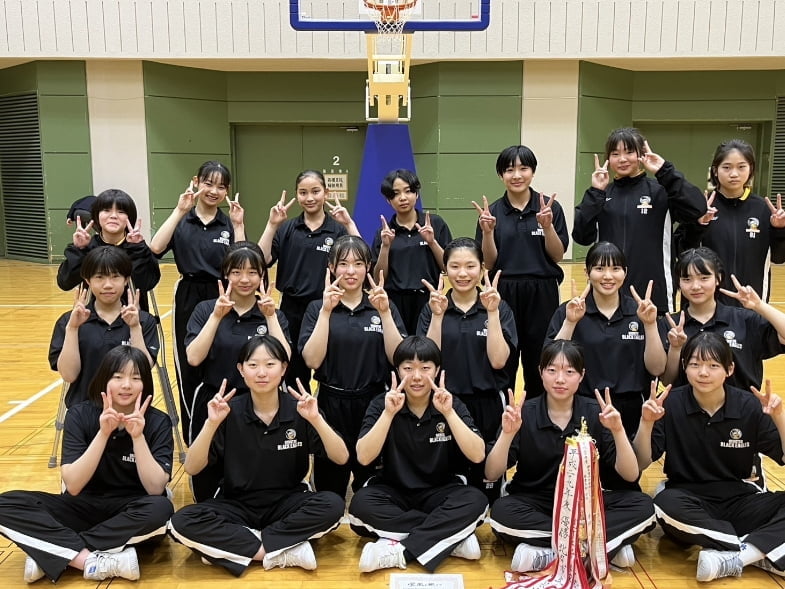 オホーツクブラックイーグルス女性集合写真