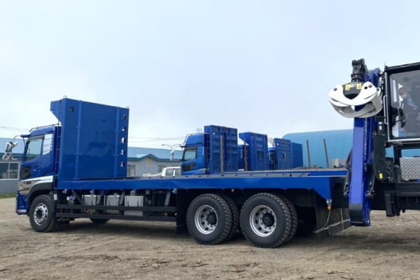 道内初キャビン付き木材グラップルクレーン納車